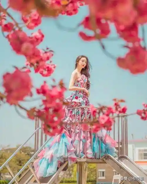 春天拍摄唯美人像邂逅一场浪漫的花事拍照姿势跟着学