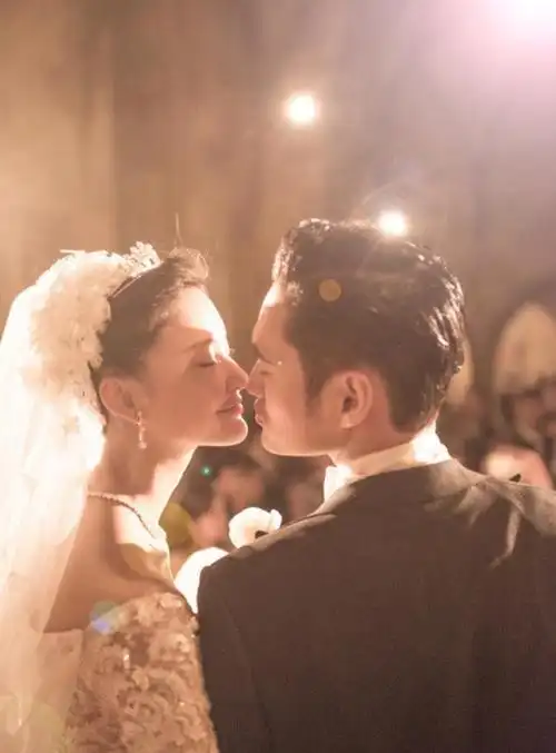 和张歆艺的甜蜜爱情之外,还因为过于亮眼的伴郎团,胡歌,彭于晏,马天宇