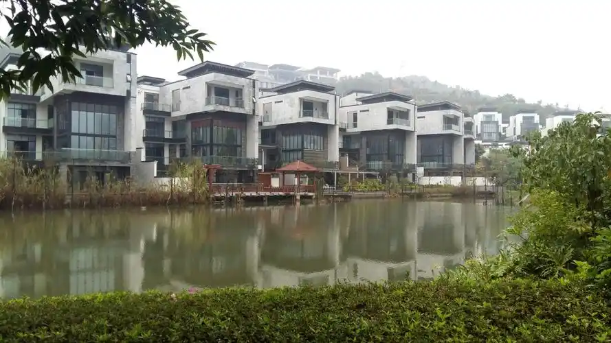 广州市从化区方圆明月山溪7房10床温泉大别墅,格局独栋分4层楼!