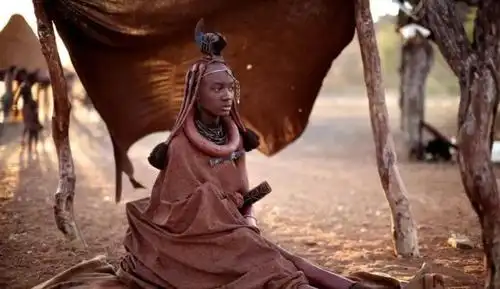 世界上最脏的女人:不爱洗澡,用泥搓身体,她们的老公受得了?