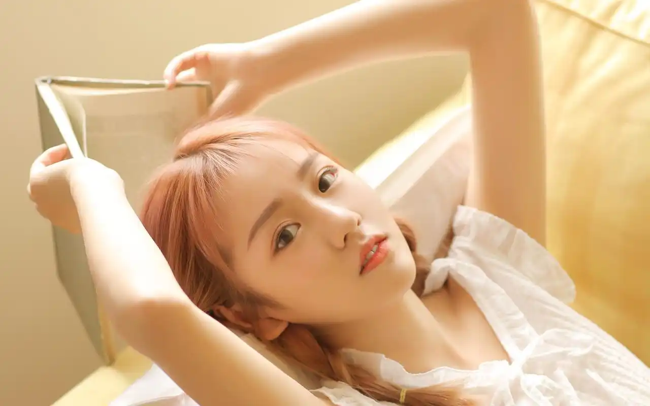 甜美糖果少女唯美高清桌面壁纸