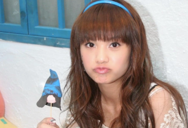 杨丞琳童年照曝光丑到不忍直视别人女大十八变她是八十一变