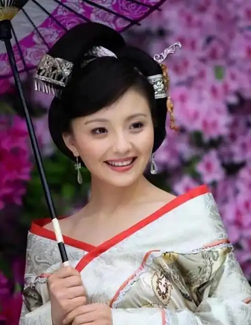 《甄嬛传》配角孙茜的逆风命运大热电视剧《甄嬛传》掀起了观众的热议