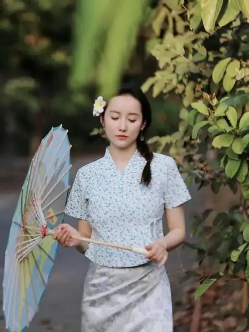 吕一的度假照她似乎好久没拍戏了