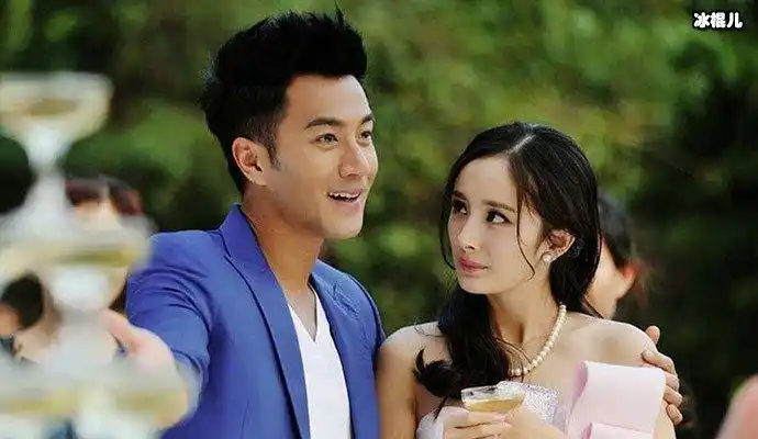 杨幂拍戏不戴胸罩这件事你怎么看她当初和她丈夫离婚的原因是什么