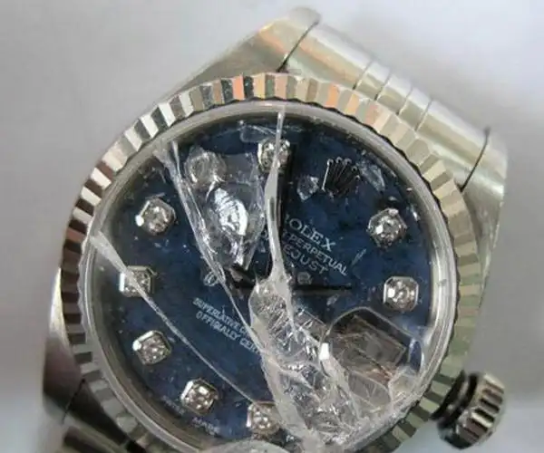 手表表镜被摔坏,我开始方了