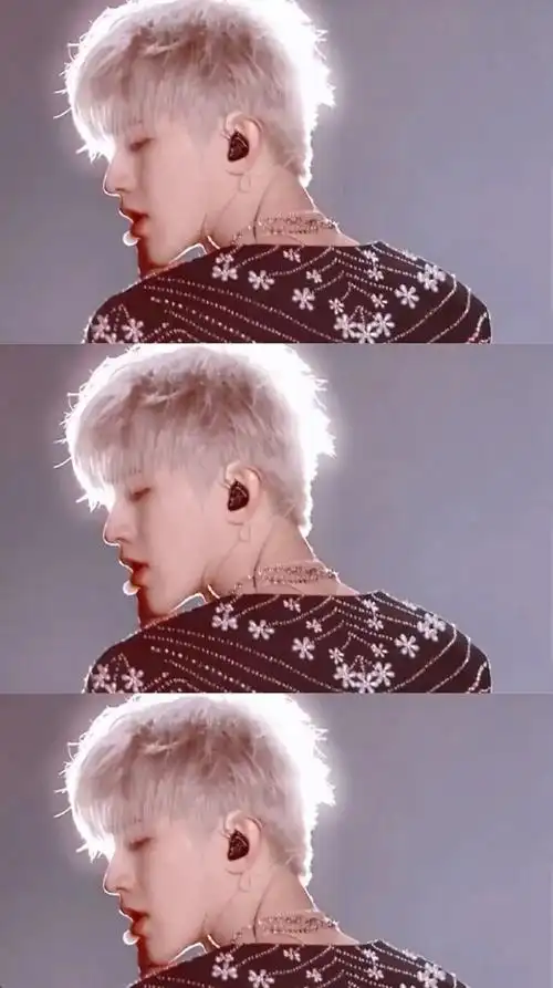 蔡徐坤拼接壁纸来一波帅进了我的心里拨动了我的心弦