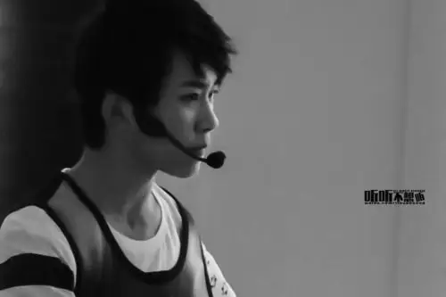 易烊千玺#千玺你的侧脸最美