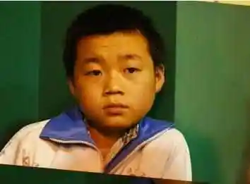 王宝强童年旧照曝光,宝宝最后一张比马蓉还贱!