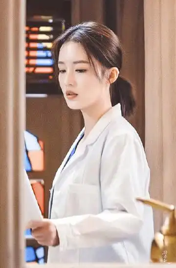 亲爱的戎装黄景瑜 李沁 / 梁牧泽 x 夏. 来自与易歌- - 微博