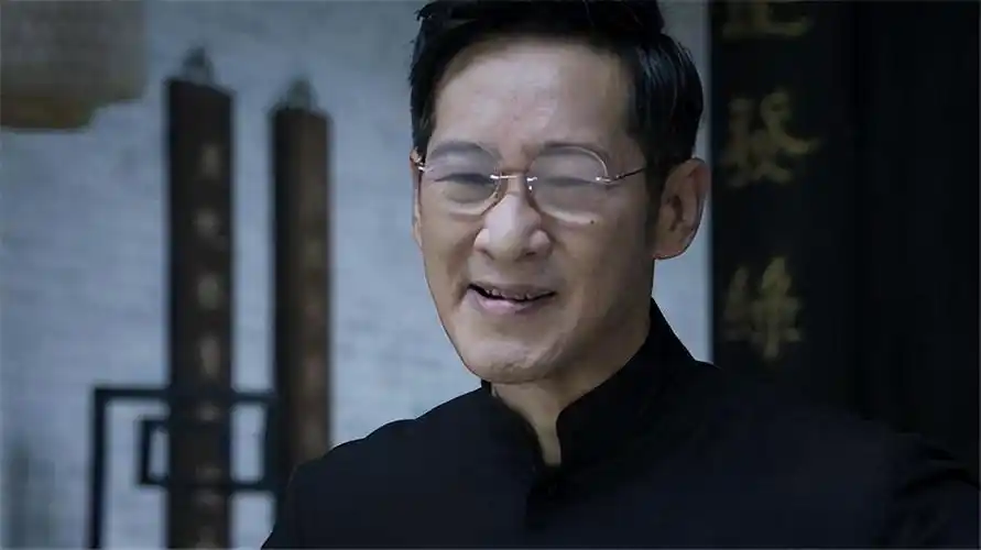 老戏骨王劲松怎么了不许粉丝用自己头像被网友质疑后删号