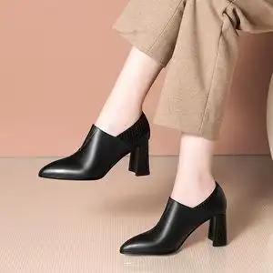 帝百丽雅美官方旗舰店女鞋2021春季粗跟尖头深口真皮时尚单鞋女