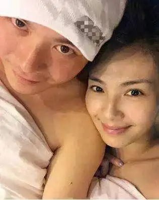 至此刘涛彻底陷入"陪睡门"风波,出轨的名单从一个小鲜肉,直接牵扯到