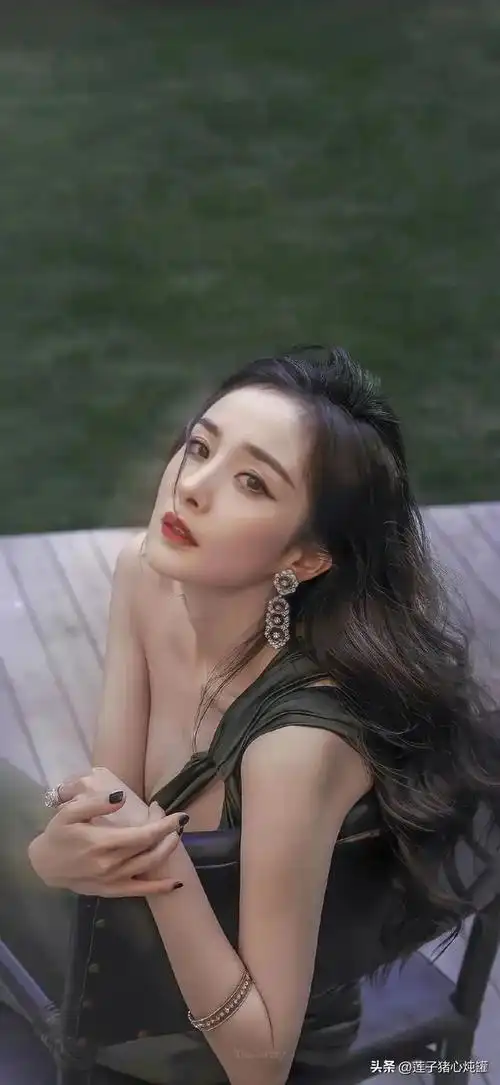 杨幂成熟系列写真