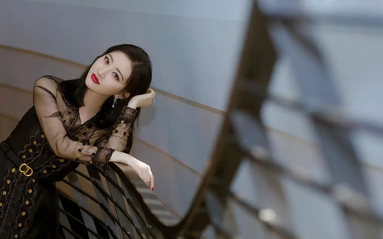 景甜优雅性感高清桌面壁纸