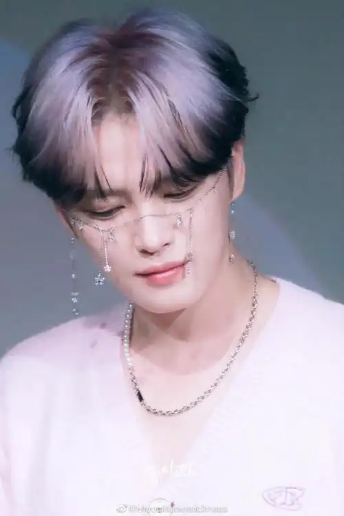 36岁金在中登顶2022年韩国音乐人富豪榜,网友:真是有钱又有颜