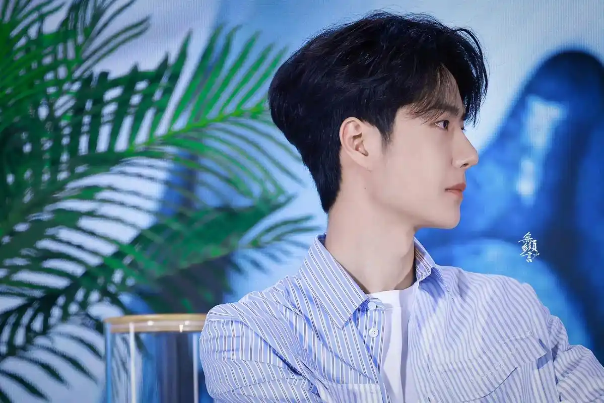 王一博# 蓝色的啵啵!