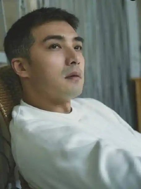 #贺军翔不够善良的我们##这次我们不说贺军翔帅#