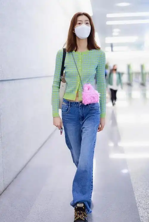 刘雯休闲装都能穿出"高级感",吊带裙叠穿示范早秋穿搭,太有型|裤装|裙