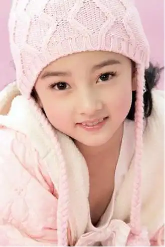 又复习了一遍祖儿小时候的照片感慨鹅小时候就是小美人一个