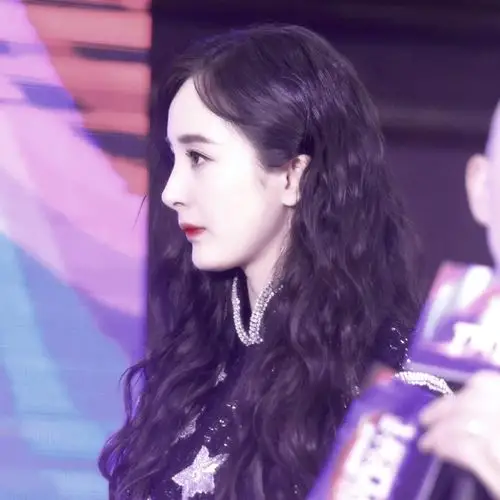 杨幂滤镜头像,礼貌抱图