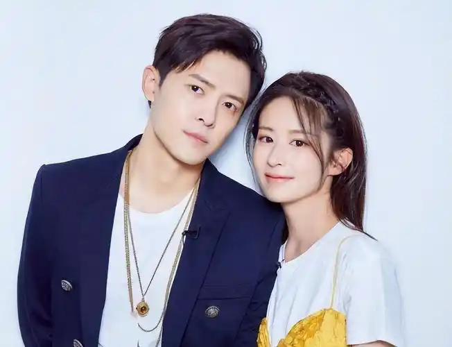 颖儿为女儿庆生日,5岁小月亮正脸神似付辛博,疑似二胎将近