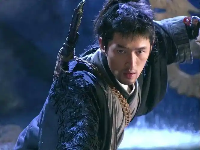 或者说,这个改编后的《轩辕剑》里面,胡歌饰演的宇文拓不是反派角色