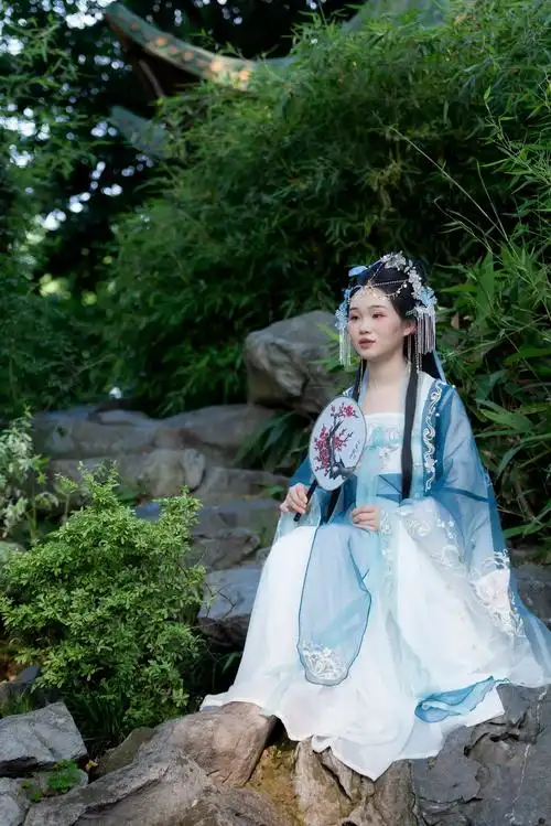 初夏的古装人像