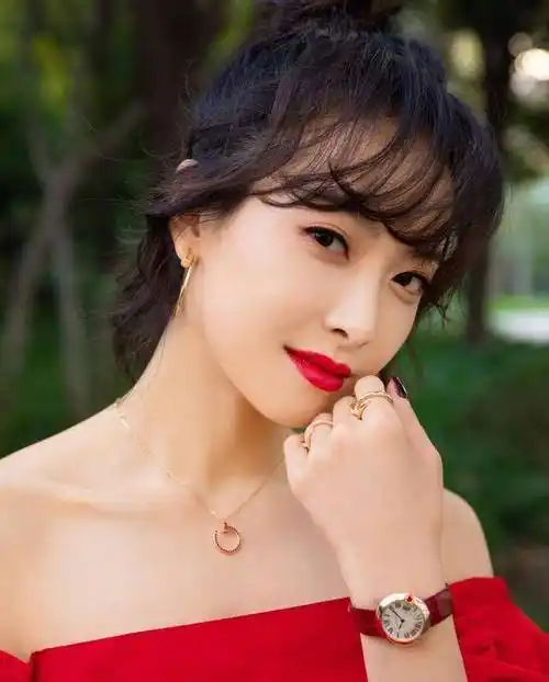 《彼岸花》开播:宋威龙携手前女友林允,带来与孪生姐妹虐心之恋_南生