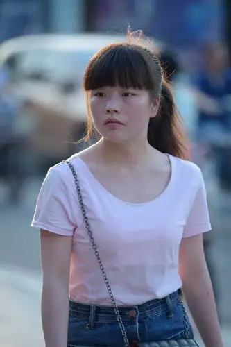 【图片2】普通的女人--蜂鸟论坛照片套图