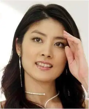 香港最后一位天后陈慧琳41岁痛失双胞胎抱憾终生