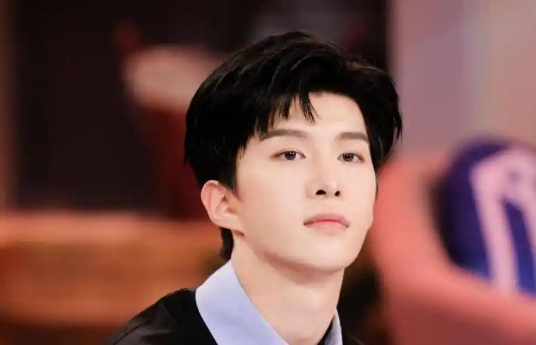 原创范丞丞湿发朋克写真曝光这是什么神仙颜值糖库血槽已超标