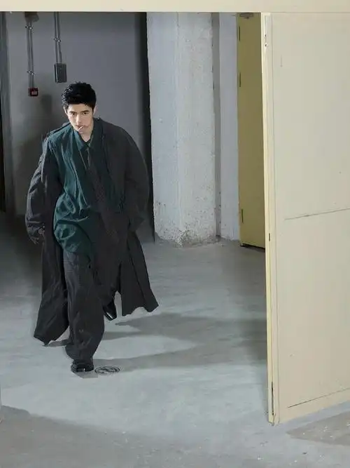 刘昊然露额头了