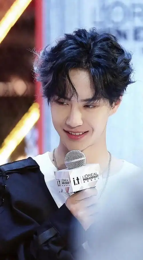 240213探秘王一博的无限可能演绎未来大有可为