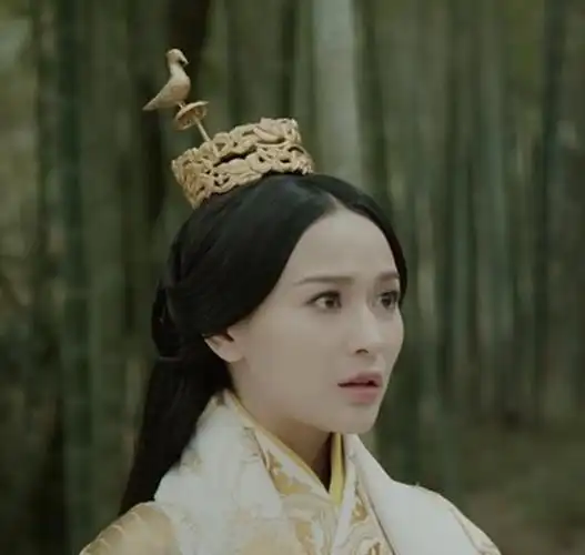 皓镧传中公主雅的这四个头饰最后一个硬是没看出来是什么