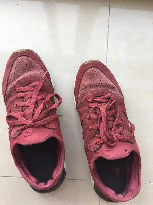 请问nb的翻皮的鞋子脏成这样还可以洗呢