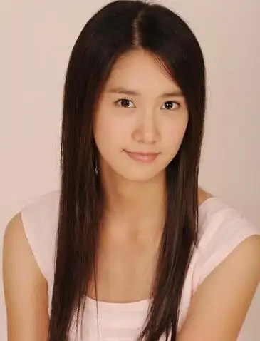 林允儿开微博整容香蕉脸再受关注林允儿整容前后对比照