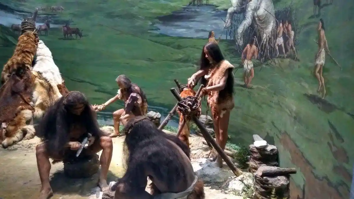 原始人类都是光溜溜的,后来为什么要穿衣服?答案让人