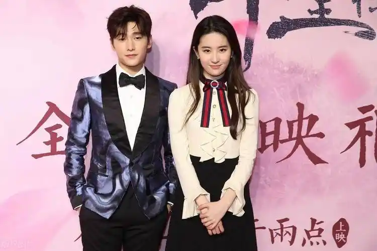 胡歌与刘亦菲曾传出结婚的消息,都农历年底了,会有官宣吗_薛佳凝_陆游