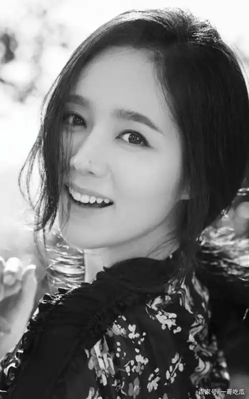 韩国著名女星韩佳人组图,五官真的精致!