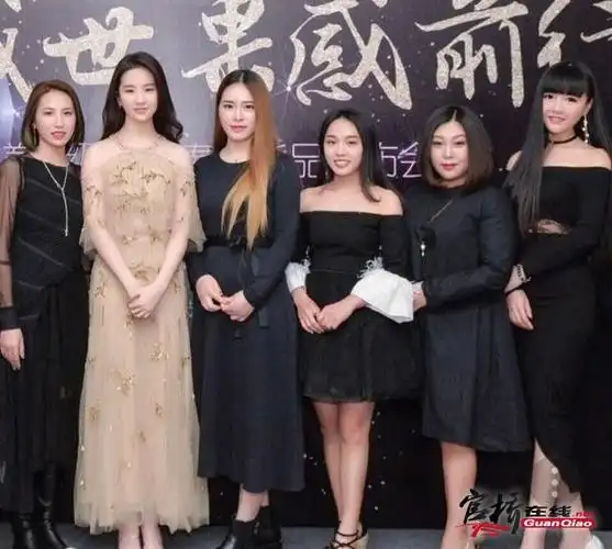 难怪所有明星都不敢和刘亦菲合照,因为不想成为陪衬!