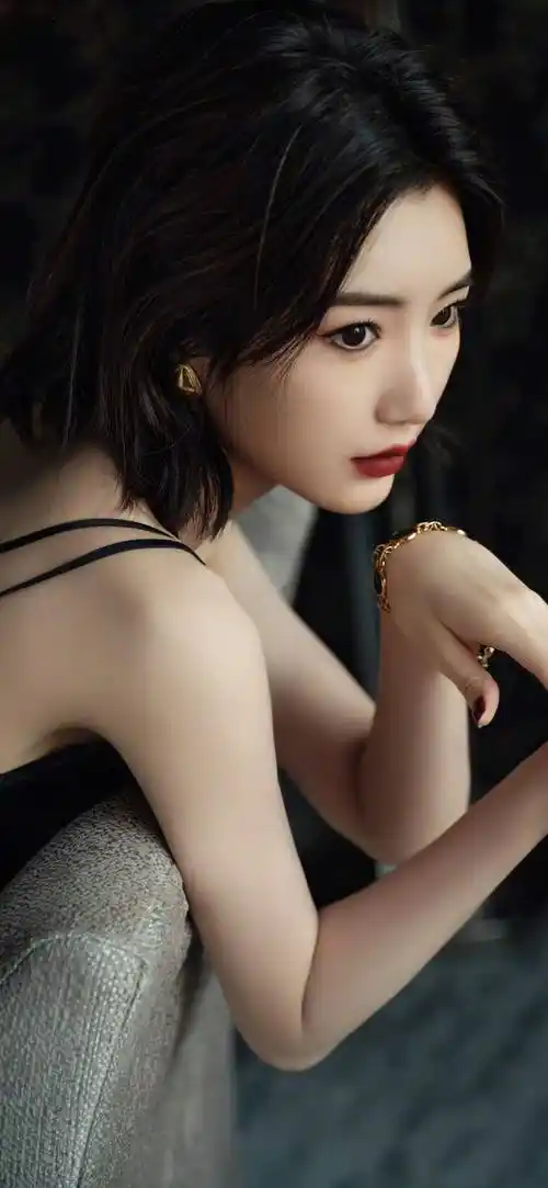 毛晓彤蝴蝶结黑色连衣裙妩媚写真_评价_下期_吐槽