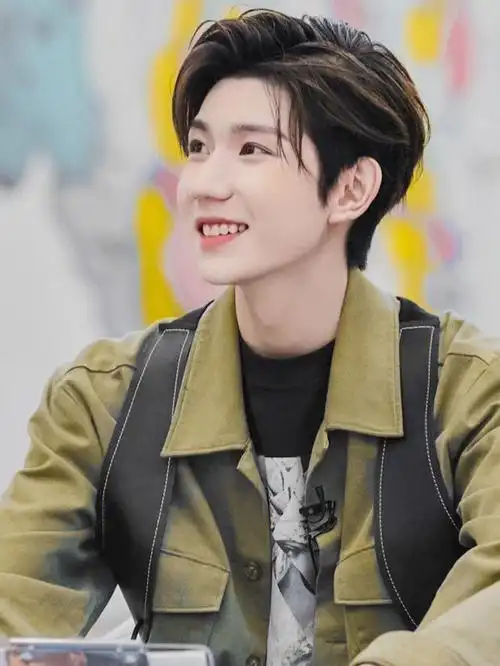 没有人不会不喜欢王源的笑容吧