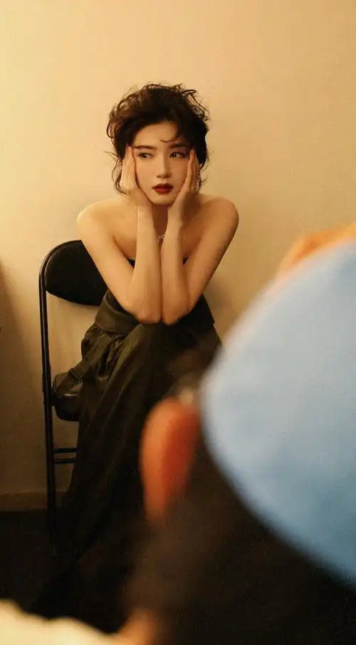 江疏影落跑女王##江疏影妆台情绪大片