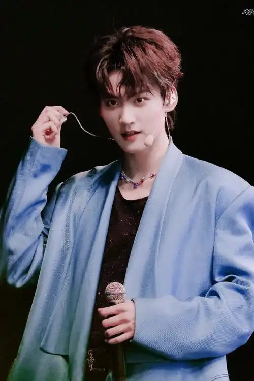 周柯宇0424毕业快乐##into1告别限定演唱会时光场