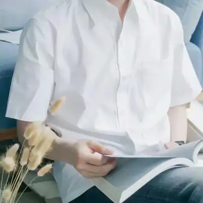 男生白色衬衣清新头像