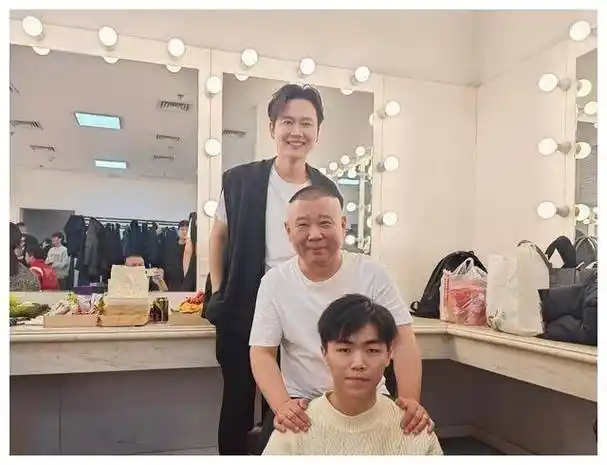 岳云鹏凌晨发文引网友热议岳哥副业尤为抢眼与主业齐飞