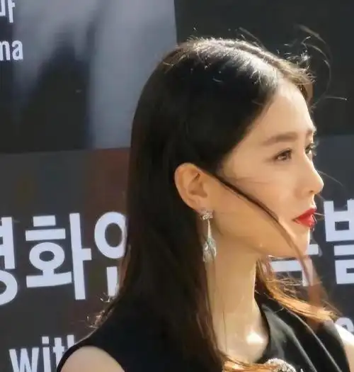 回顾自古塌鼻出美人这10位女星个个惊艳有人曾靠鼻子美出圈