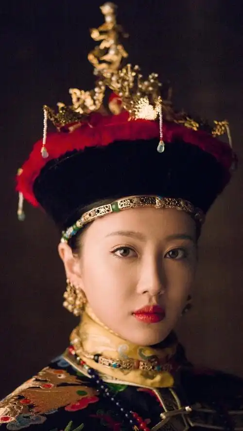 《如懿传》朝服桂冠人物