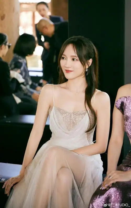 孟佳穿搭   9815 ##惠风和畅,蹁跹袅娜.今日,相约